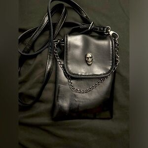 Crossbody small skull bag